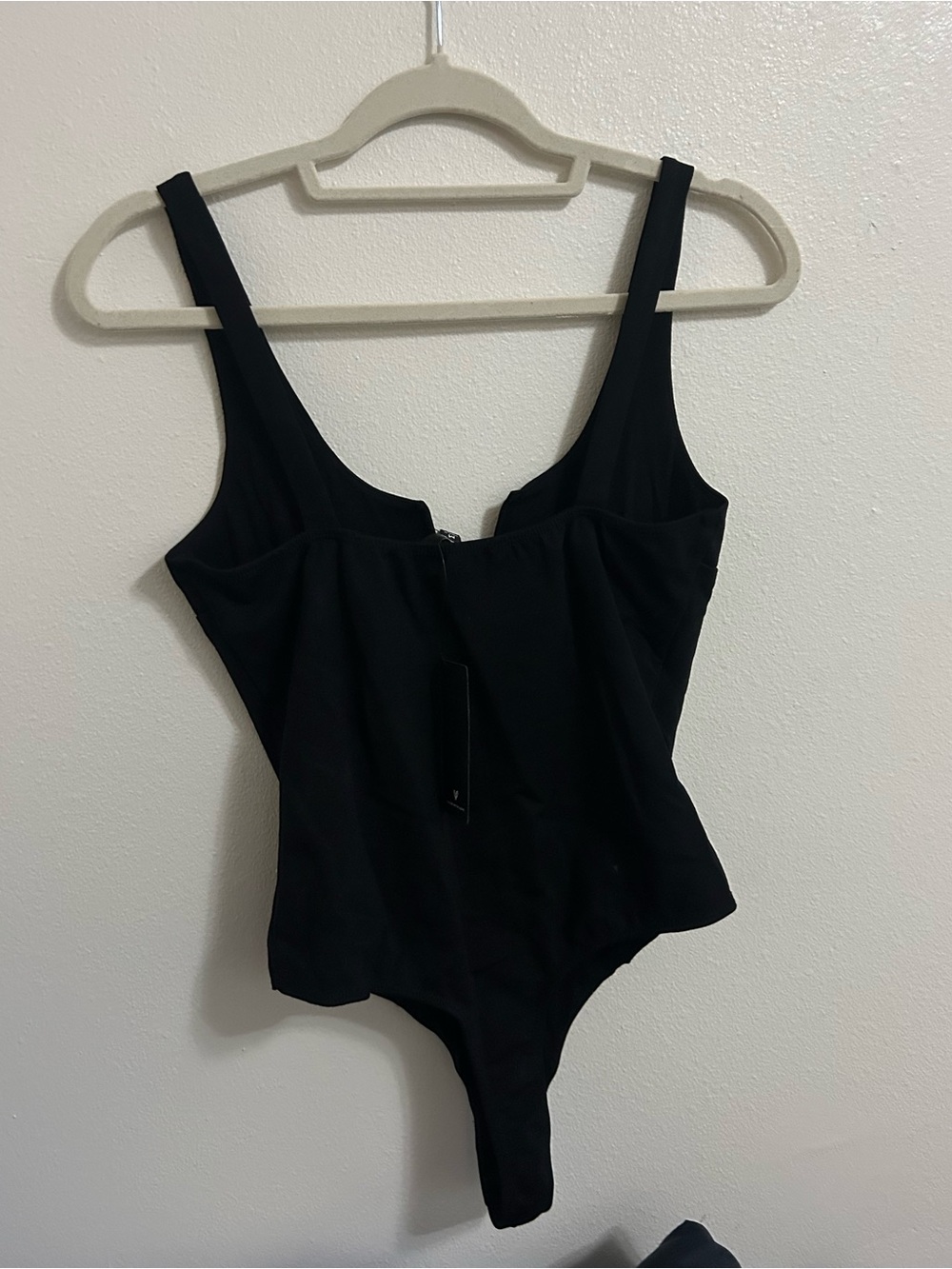 NWT Lulus V plunge neckline black bodysuit - Picture 7 of 7